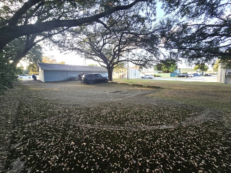 More Photos Of 437-443 Gaston Foster Rd, Orlando Office For Sale