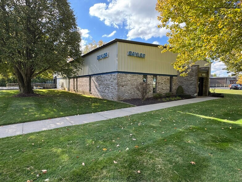 Primary Photo Of 2509 Ada Dr, Elkhart Warehouse For Lease