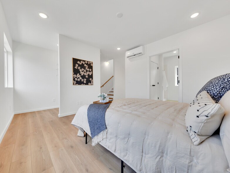 More Photos Of 1602 N Central St, Knoxville Apartments For Sale