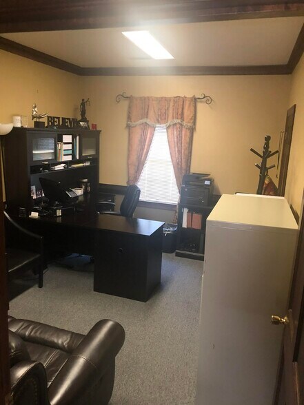 More Photos Of 130 N Mcdowell St, Charlotte Office For Sale