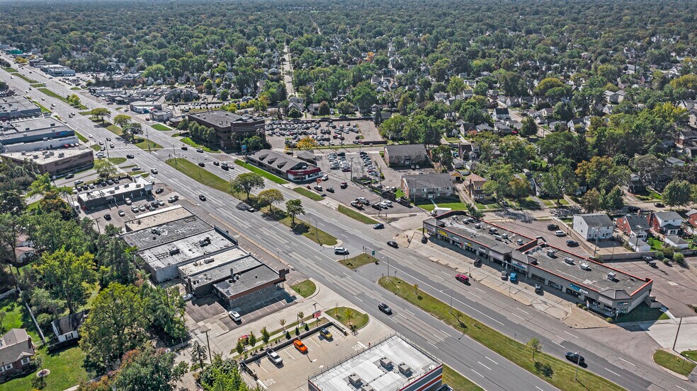 More Photos Of 28142 Woodward Ave, Royal Oak Storefront For Lease