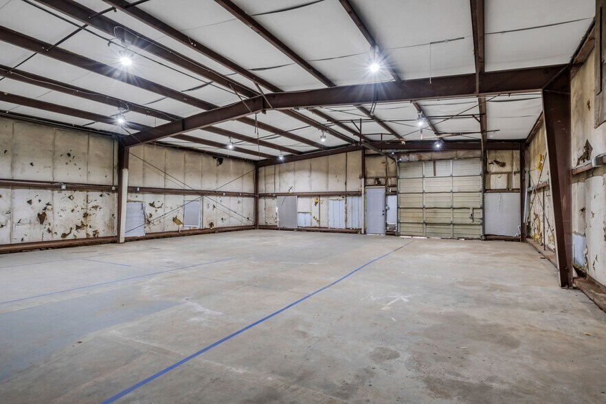More Photos Of 1409 Buffalo Rd, Lawrenceburg Warehouse For Lease