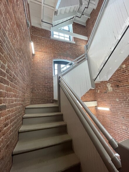 More Photos Of 222 Lake Ave, Yonkers Manufacturing For Lease