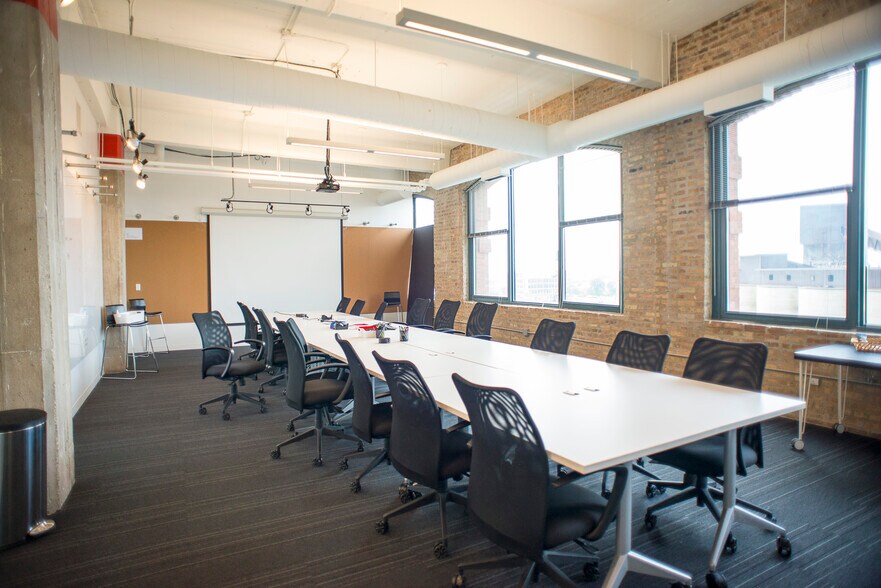 More Photos Of 770 N Halsted St, Chicago Office For Lease