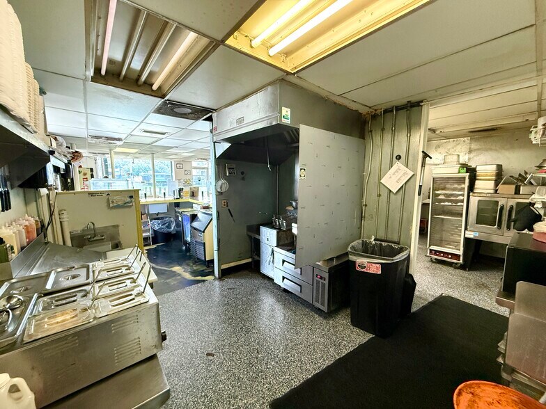 More Photos Of 1314 S Adams St, Tallahassee Convenience Store For Lease
