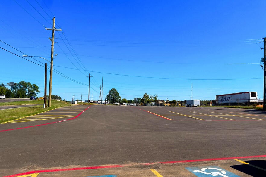 More Photos Of 416 E 16th St, Mount Pleasant Restaurant For Sale