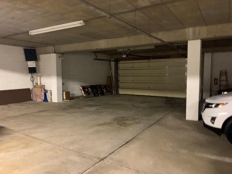More Photos Of 290 Perry Hwy, Pittsburgh Showroom For Sale