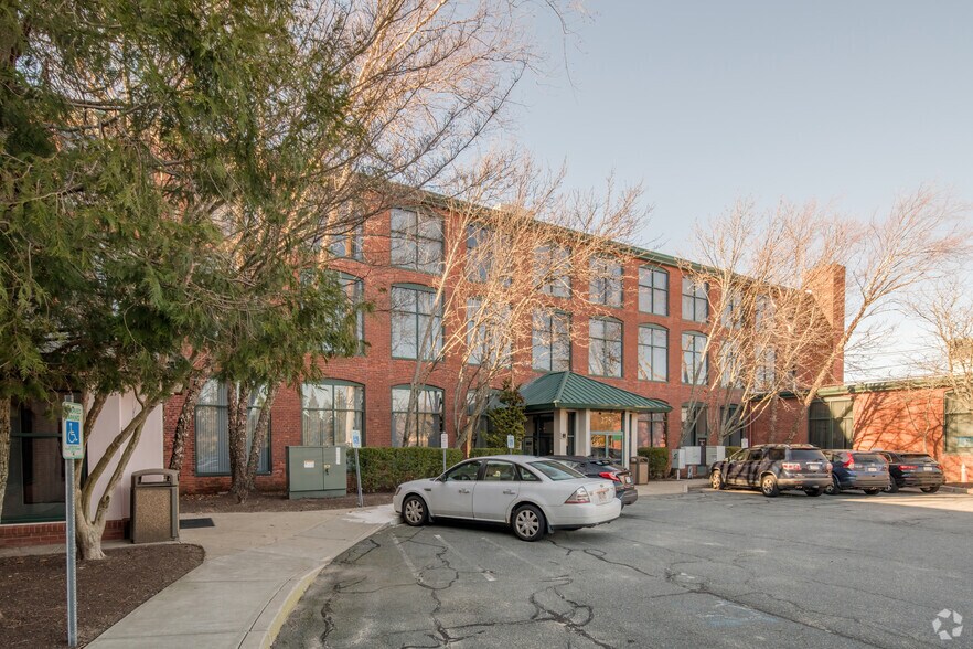 More Photos Of 275 Martine St, Fall River Medical For Lease