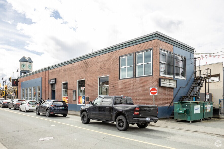 More Photos Of 45975 Wellington Ave, Chilliwack Bar For Sale