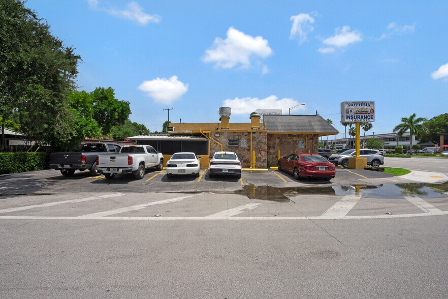 More Photos Of 6891 SW 40th St, Miami Storefront Retail Office For Sale
