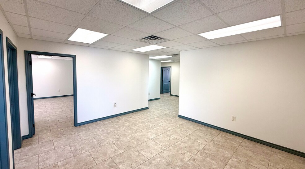 More Photos Of 1506 County 140 rd, Midland Warehouse For Lease