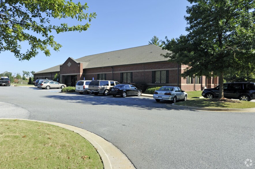 More Photos Of 1498 Jesse Jewell Pky SE, Gainesville Medical For Lease