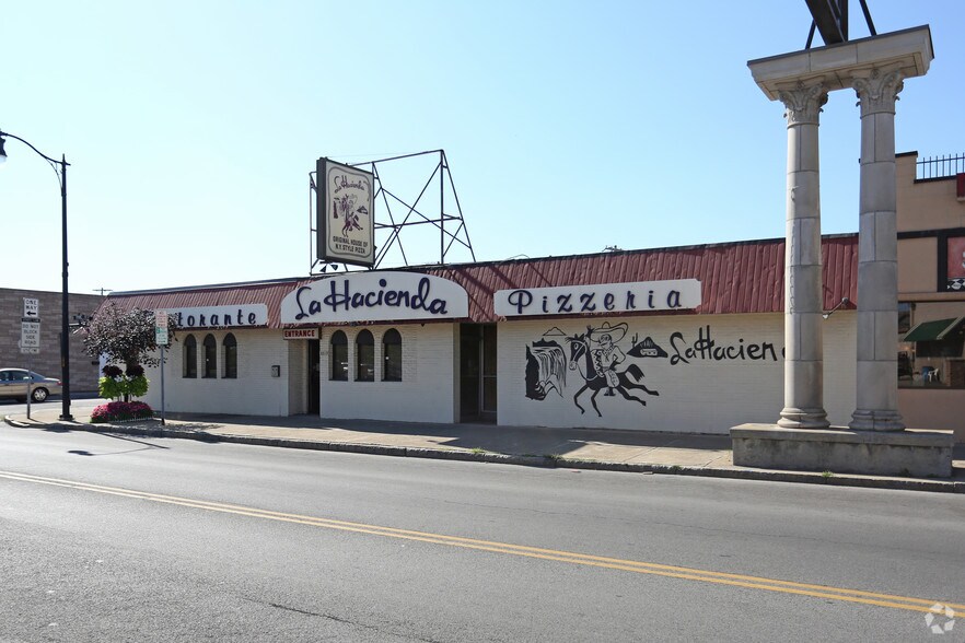 More Photos Of 3019 Pine Ave, Niagara Falls Restaurant For Sale
