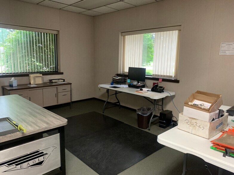 More Photos Of 6633 Diplomat Dr, Sterling Heights Manufacturing For Lease