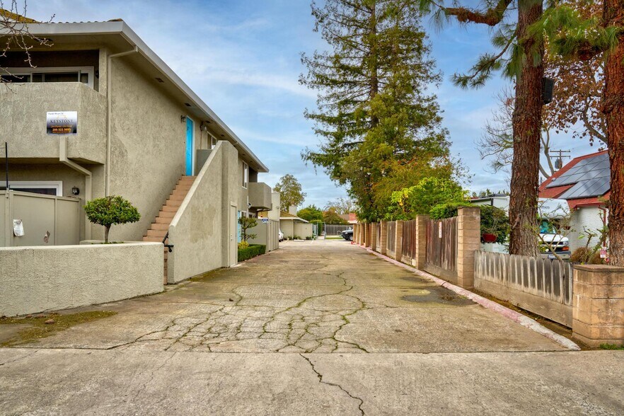 More Photos Of 3025 Tully Rd, Modesto Apartments For Sale