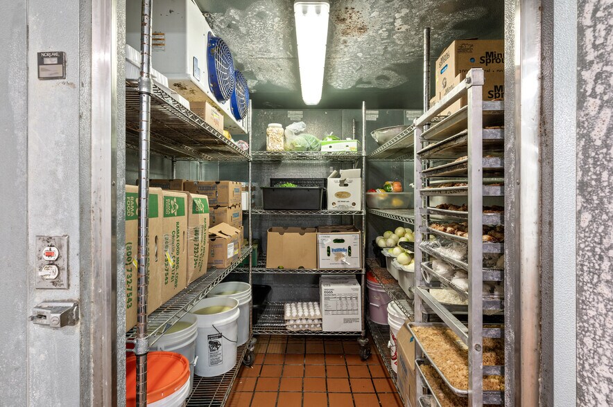 More Photos Of 7429 E River Rd, Fridley Restaurant For Sale