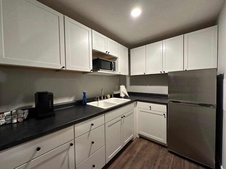 More Photos Of 1507 N Main St, Franklin Medical For Sale