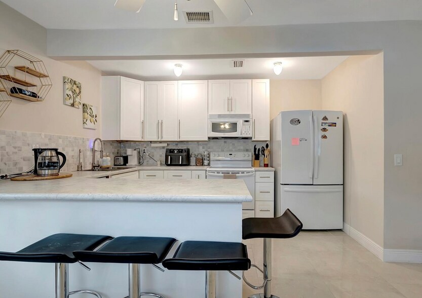 More Photos Of 8413 N Hamner Ave, Tampa Apartments For Sale