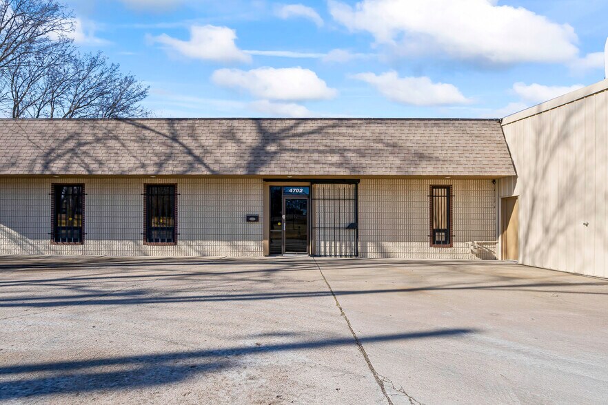 More Photos Of 4702 Eastern Ave, Kansas City Warehouse For Sale