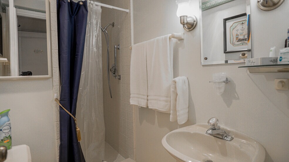 More Photos Of 118 S 300 W, Heber City Hospitality For Sale