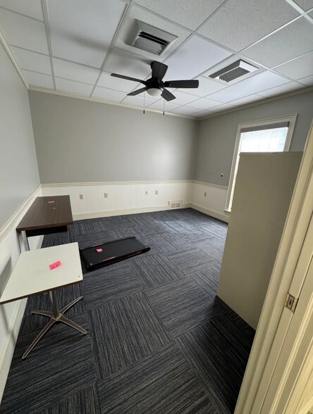 More Photos Of 9112 Virginia Ave, Bassett Office For Sale