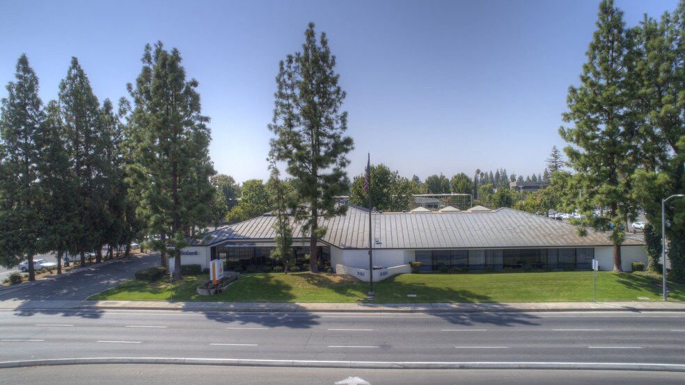 More Photos Of 5151 Stockdale Hwy, Bakersfield Office For Lease