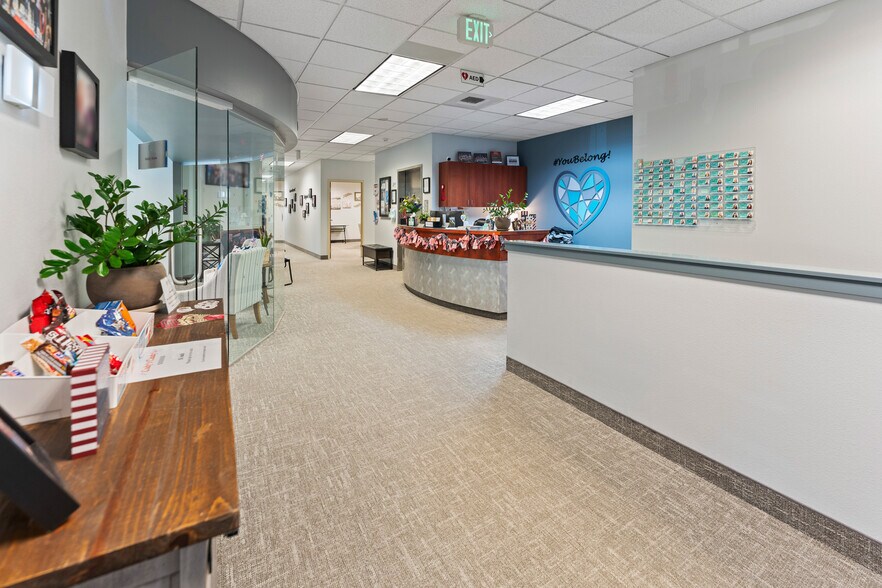 More Photos Of 3220 State St, Salem Office For Sale