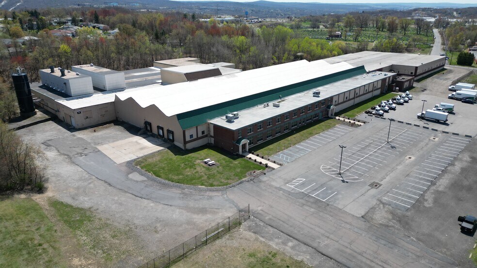 More Photos Of 600 Sanders St, Scranton Warehouse For Lease