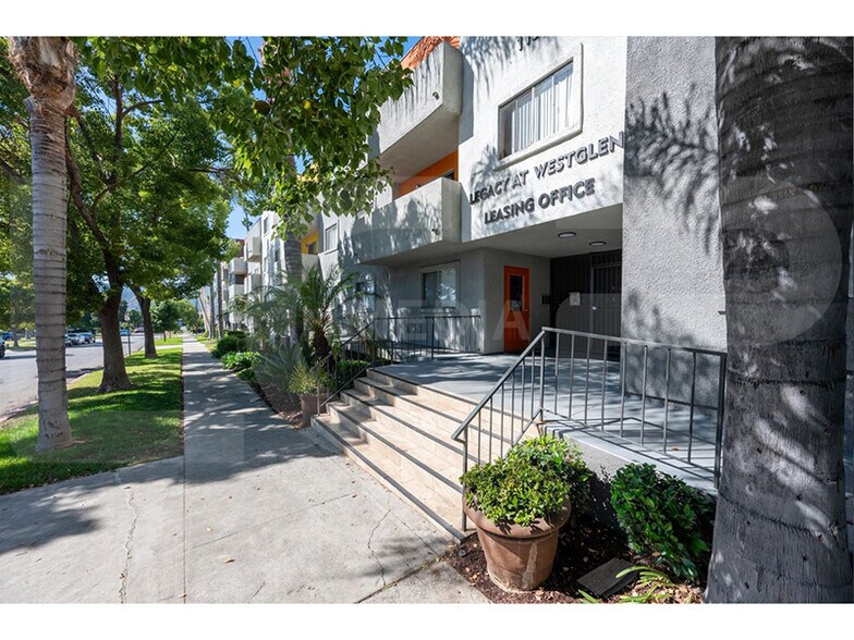 More Photos Of 1151 Sonora Ave, Glendale Apartments For Sale