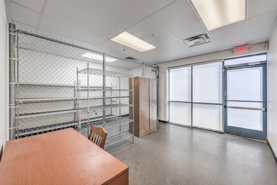 More Photos Of 5321 Cameron St, Las Vegas General Retail For Sale