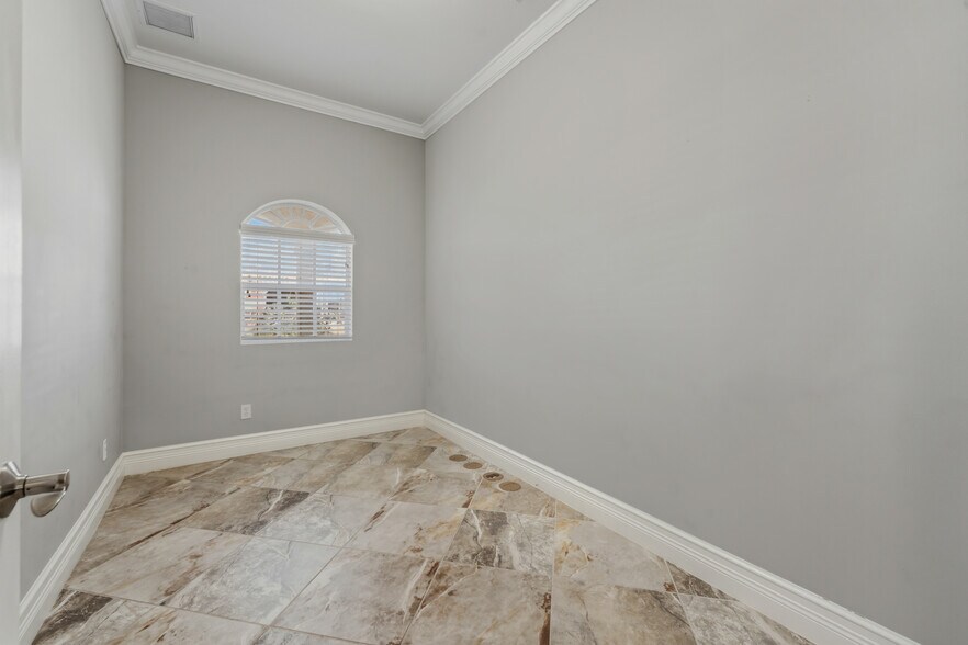 More Photos Of 3193 SE Dixie Hwy, Stuart Office For Sale