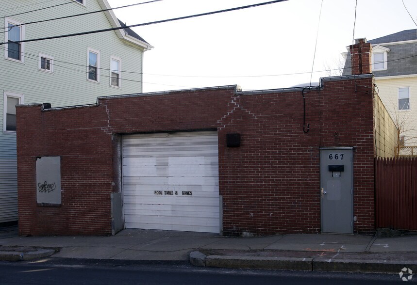 More Photos Of 667 Wickenden St, Providence Warehouse For Lease