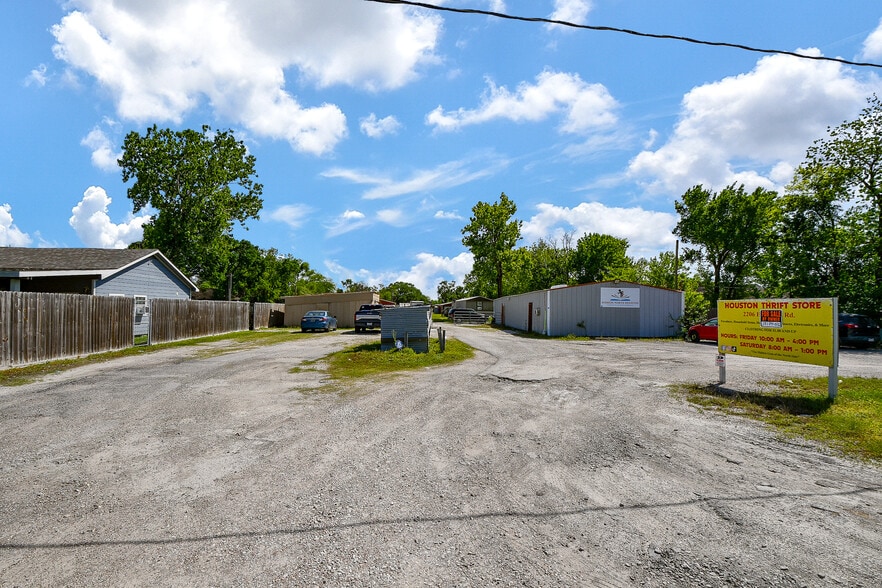 More Photos Of 2206 Hartwick Rd, Houston Contractor Storage Yard For Sale