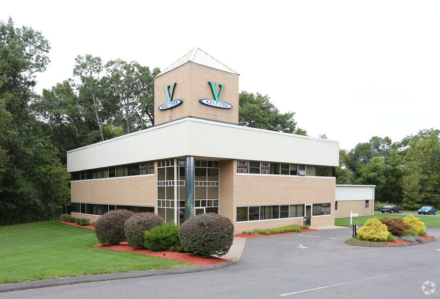 Primary Photo Of 37 Northwest Dr, Plainville Office For Lease