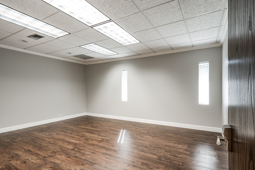 More Photos Of 24707 W Hardy Rd, Spring Office For Sale