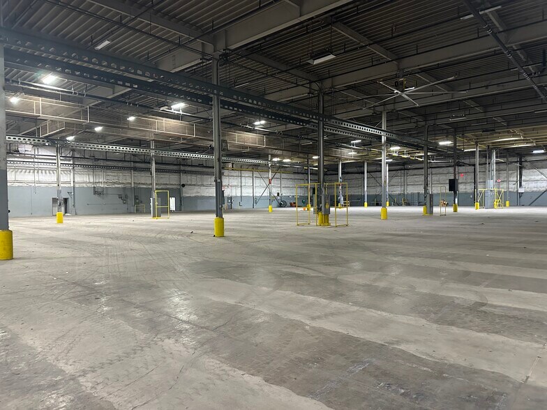 More Photos Of 2812 Hegan Ln, Chico Light Distribution For Lease