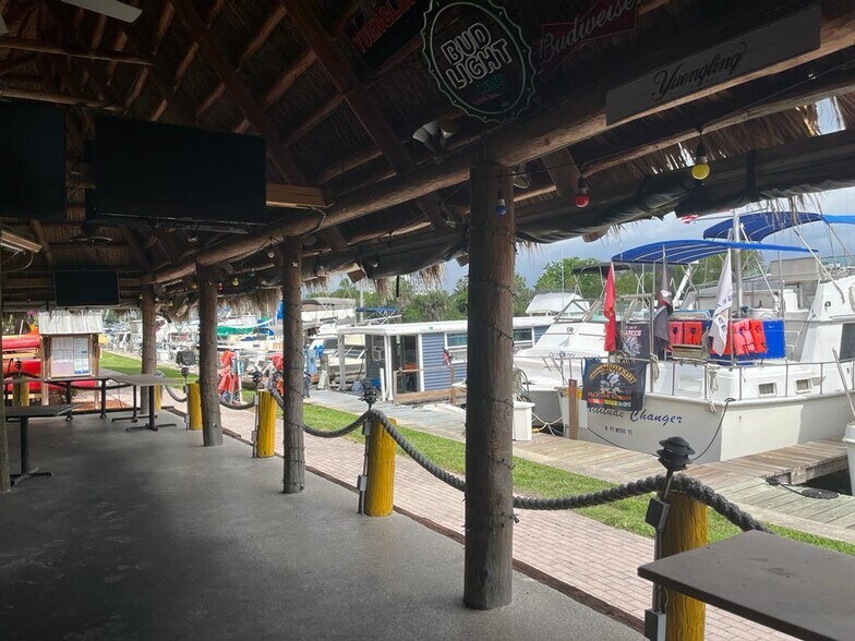 More Photos Of 3444 Marinatown Ln, North Fort Myers Unknown For Lease