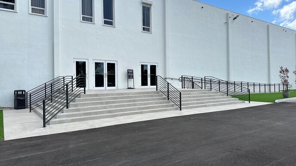 More Photos Of 17801 NW 2nd Ave, Miami Religious Facility For Lease