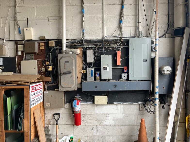 More Photos Of 11 Victoria Ter, Ridgefield Warehouse For Sale