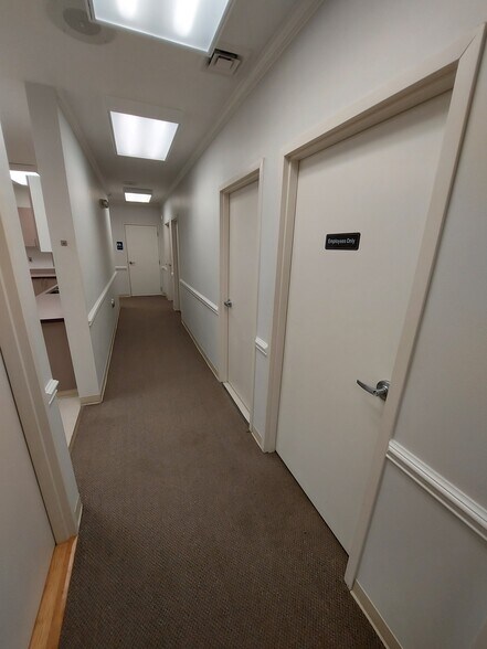 More Photos Of 5015 Southpark Dr, Durham Medical For Lease