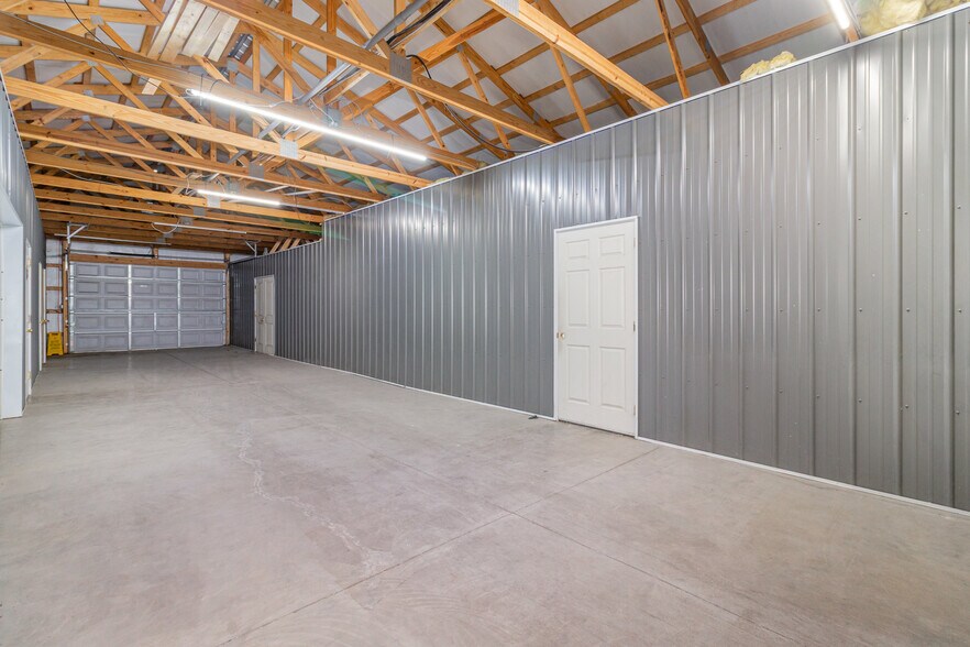 More Photos Of 8285 Tri County Hwy, Sardinia Flex For Sale