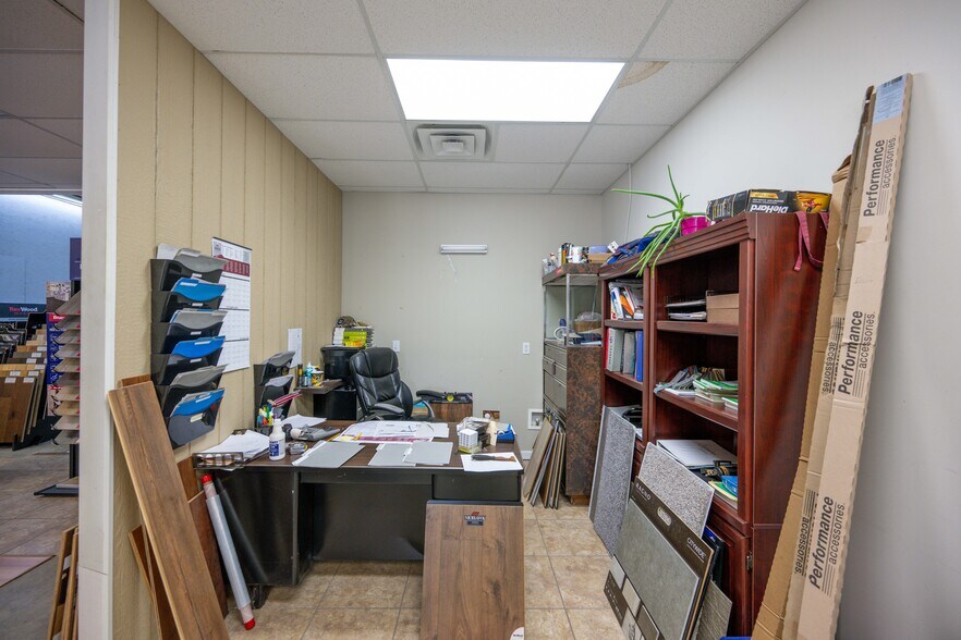 More Photos Of 455 E Main St, Parsons General Retail For Sale