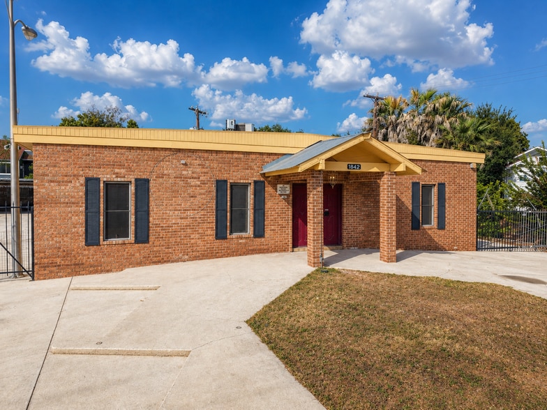 Primary Photo Of 1842 Bandera Rd, San Antonio Light Distribution For Sale