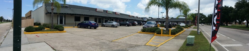 More Photos Of 9301 Lake Forest Blvd, New Orleans Storefront Retail Office For Lease
