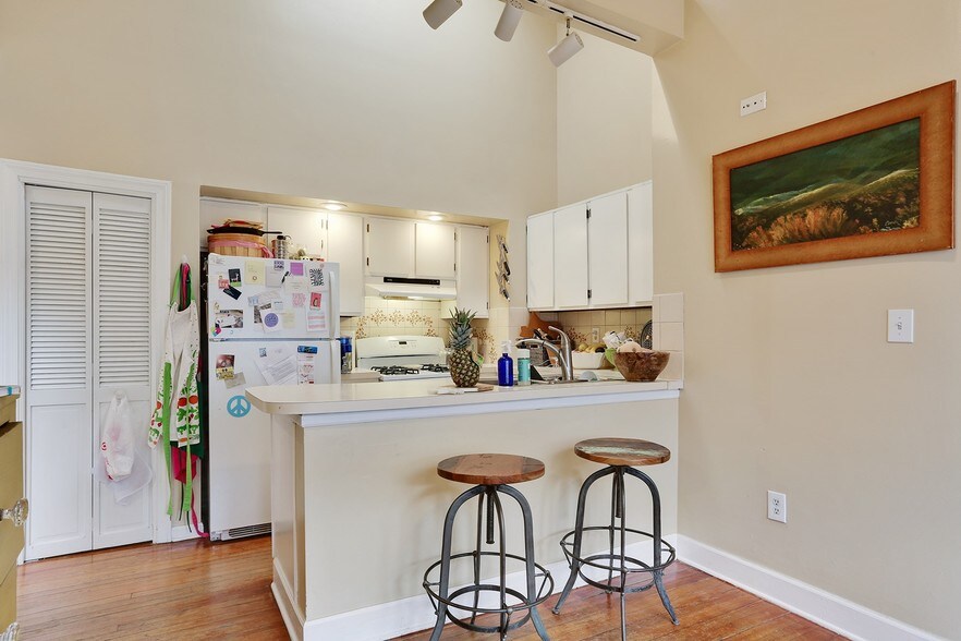 More Photos Of 323 4th St NE, Atlanta Apartments For Sale