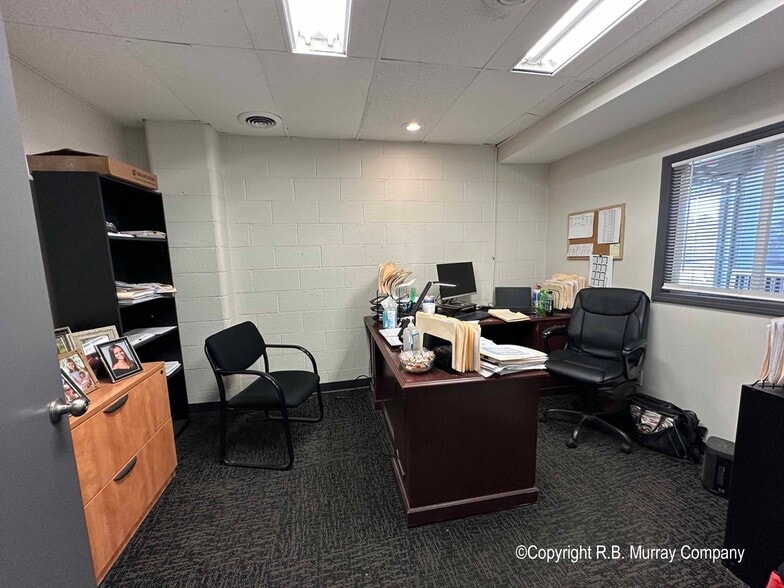 More Photos Of 1851 E Florida St, Springfield Warehouse For Lease