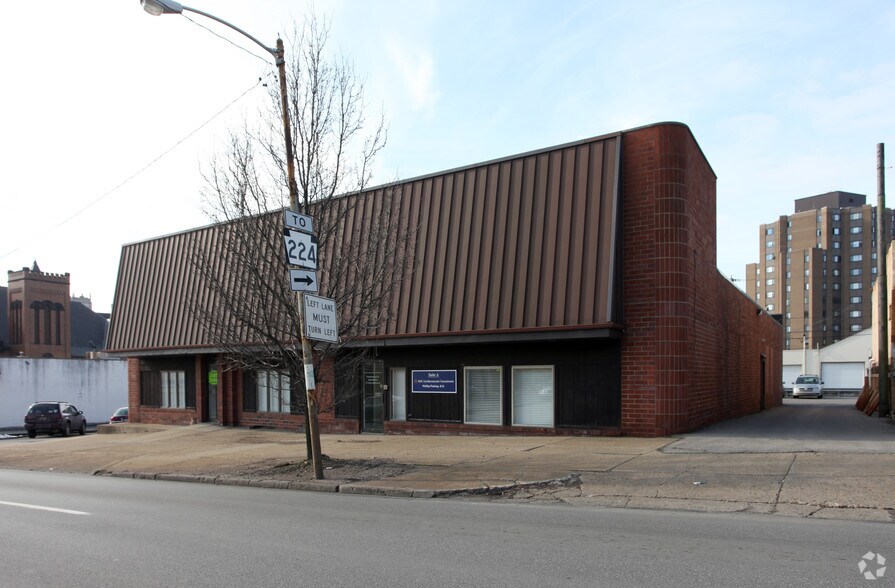 More Photos Of 227 N Jefferson St, New Castle Medical For Sale