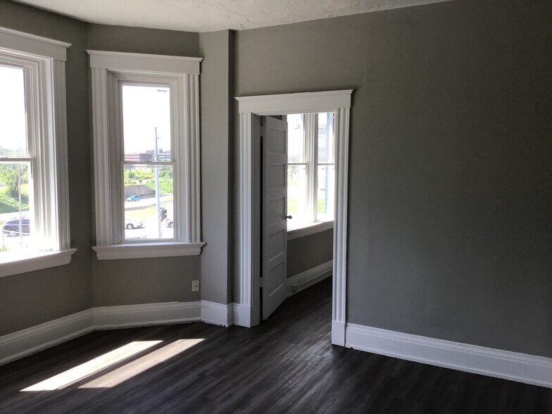 More Photos Of 2326 Norwood Ave, Norwood Apartments For Sale