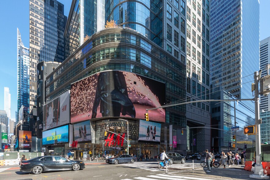 Primary Photo Of 151 W 42nd St, New York Office For Lease