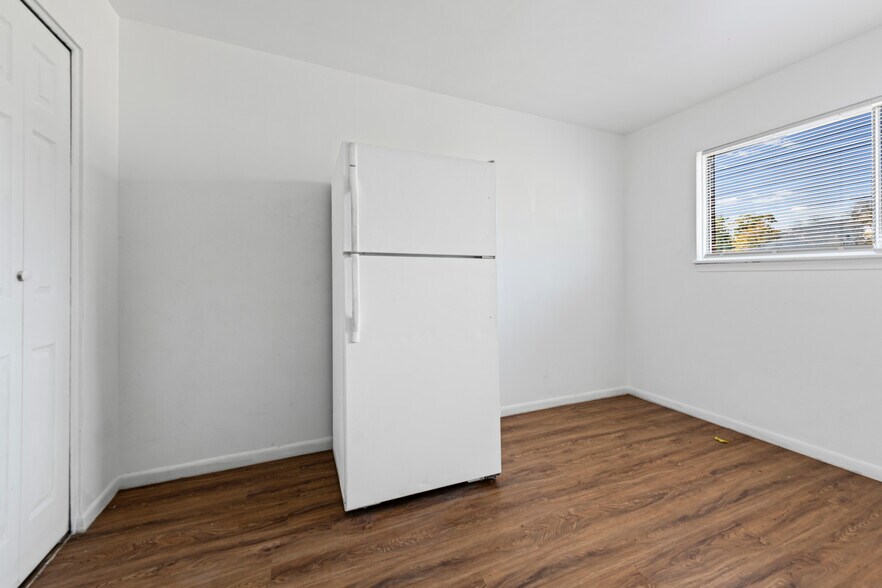 More Photos Of 19625 Conant, Detroit Multifamily For Sale